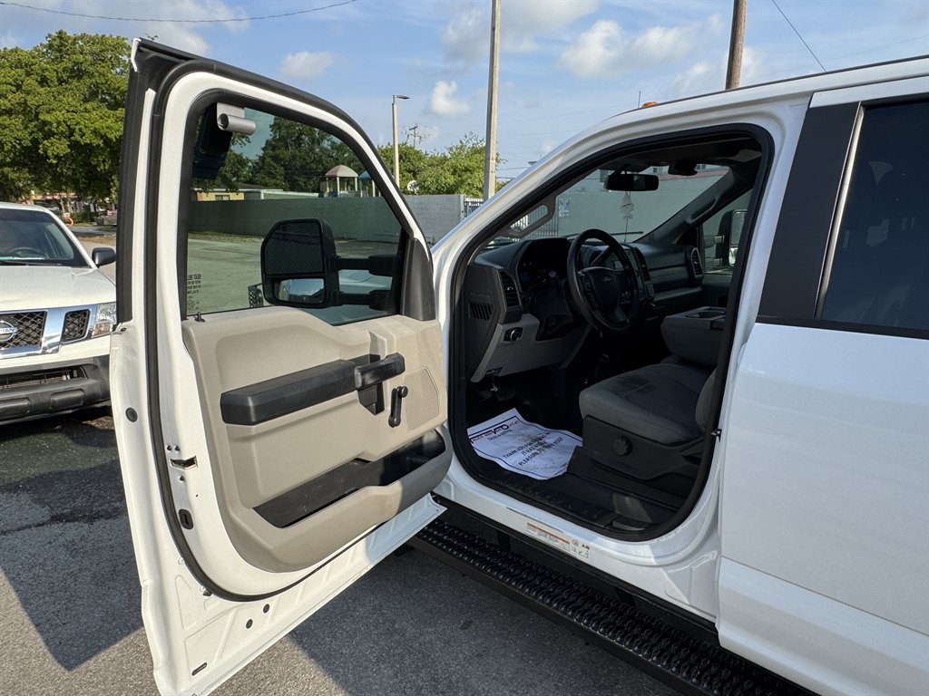2018 Ford F-550 - $34,995