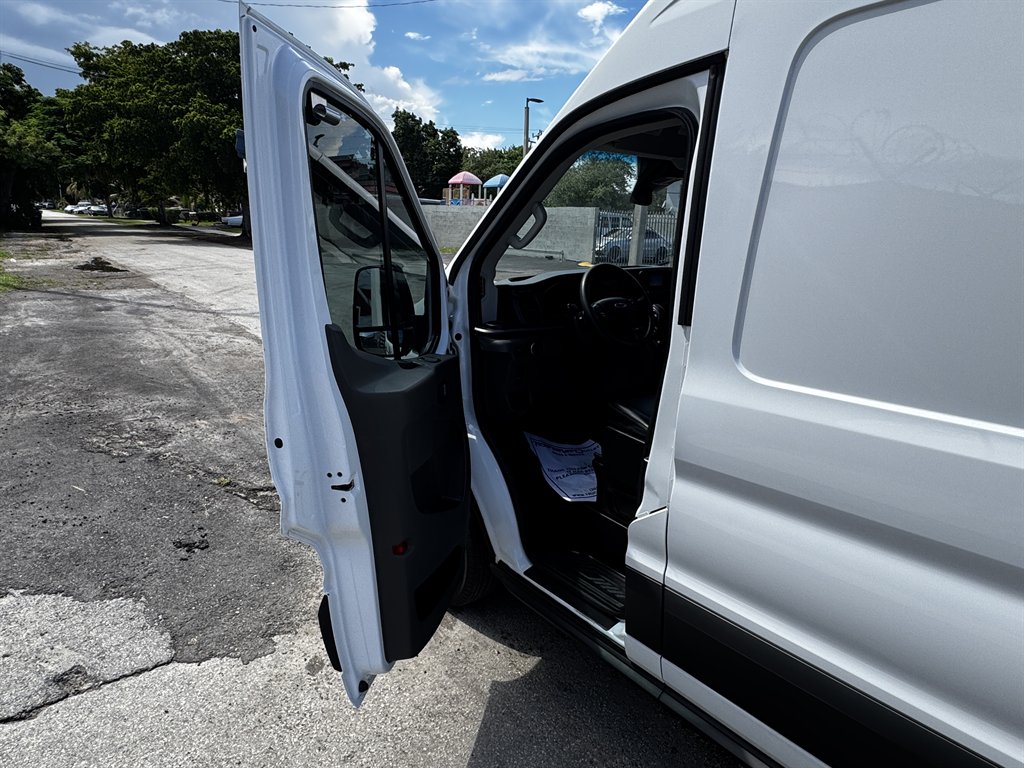 2023 Ford Transit - $38,995