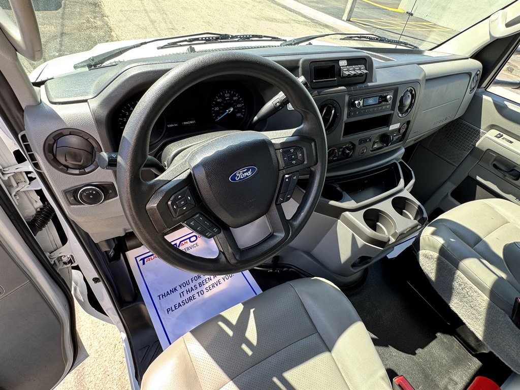 2022 Ford E-350 - $26,995