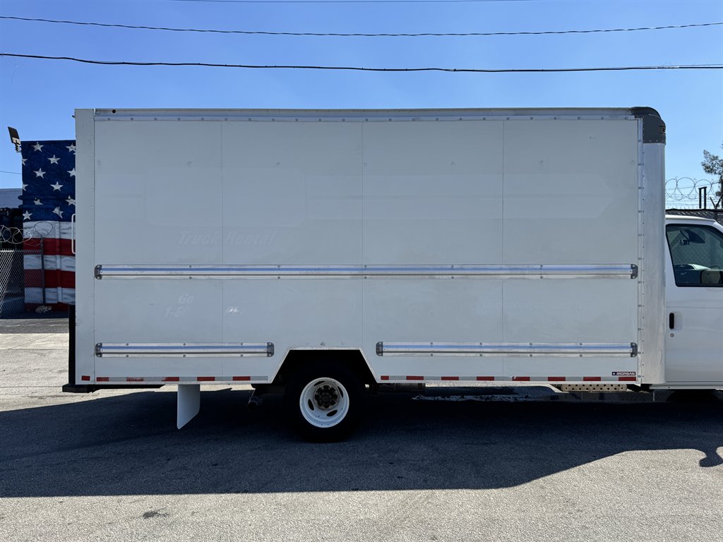 2022 Ford E-350 - $26,995
