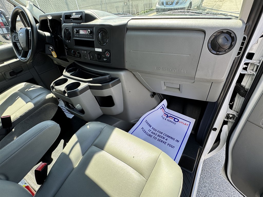 2022 Ford E-350 - $26,995