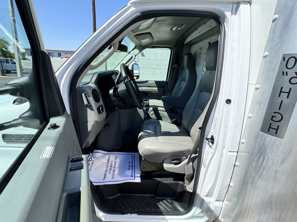 2022 Ford E-350 - $26,995