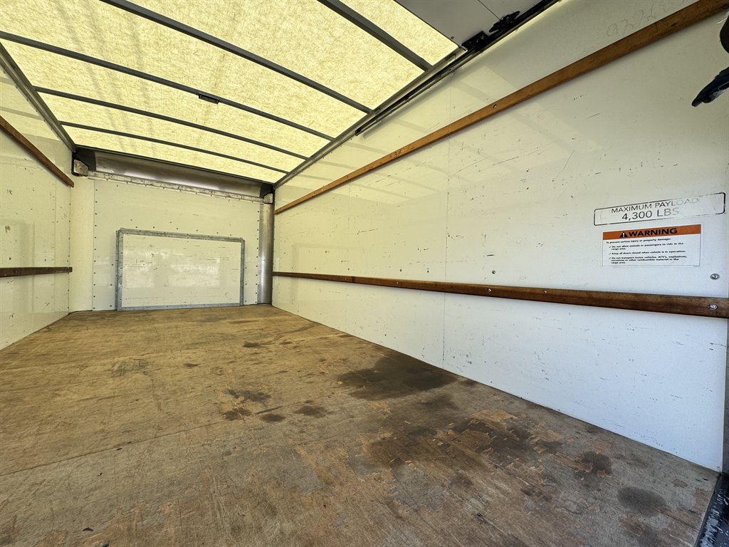 2022 Ford E-350 - $26,995