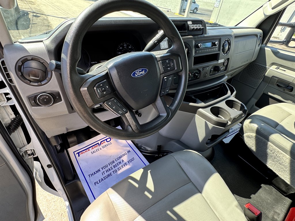 2022 Ford E-350 - $26,995