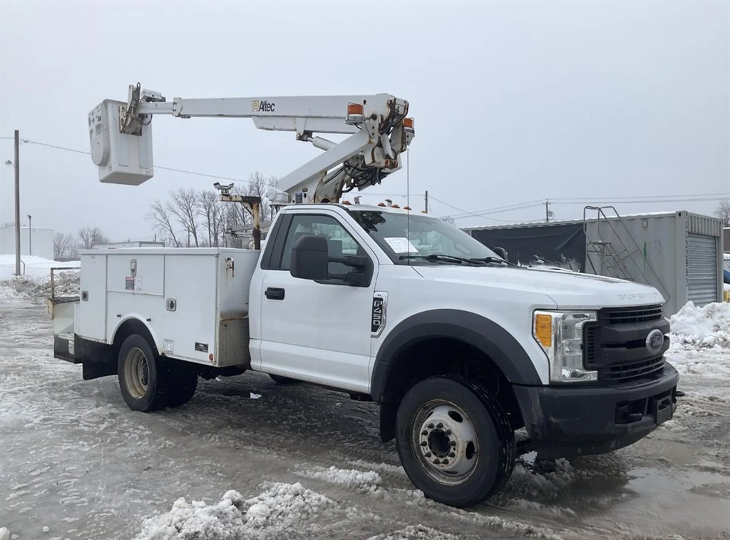 2017 Ford F-450 Super Duty - $34,995