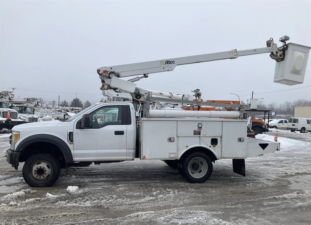 2017 Ford F-450 Super Duty - $34,995