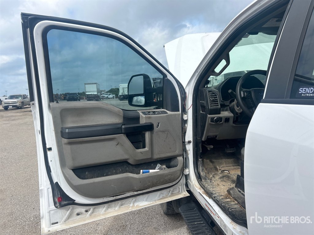 2018 Ford F-550 - $69,995