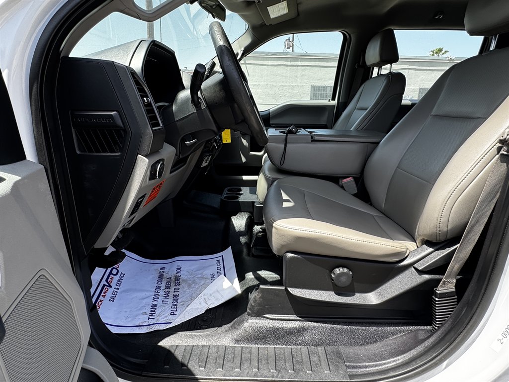 2018 Ford F-250 - $28,995