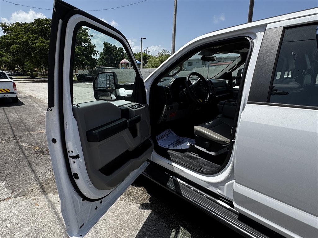 2018 Ford F-250 - $28,995