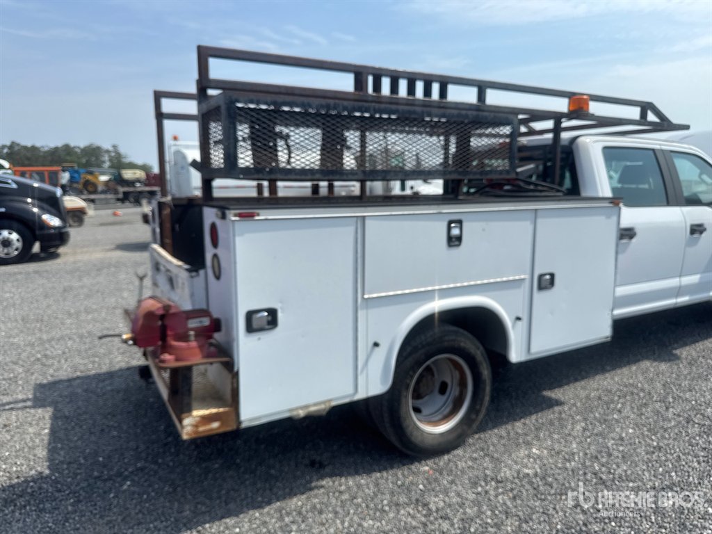 2017 Ford F350 - $27,995