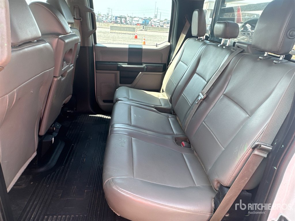 2017 Ford F350 - $27,995