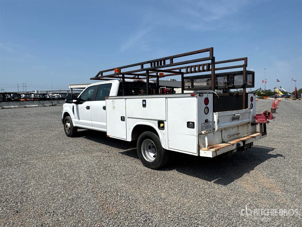2017 Ford F350 - $27,995
