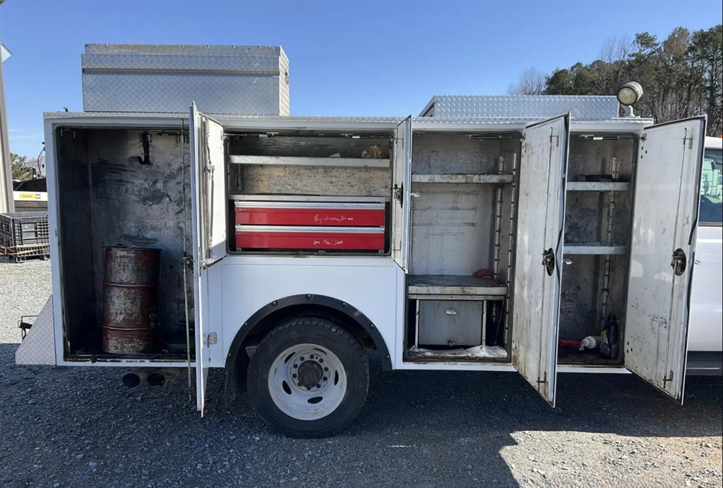 2016 Ford F-550 - $42,995