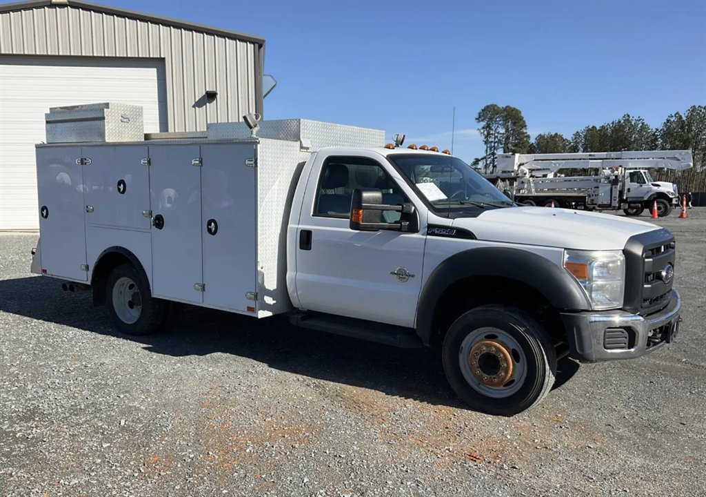 2016 Ford F-550 - $42,995