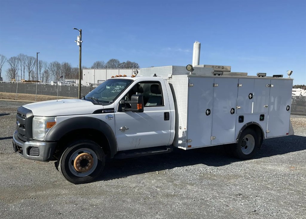 2016 Ford F-550 - $42,995