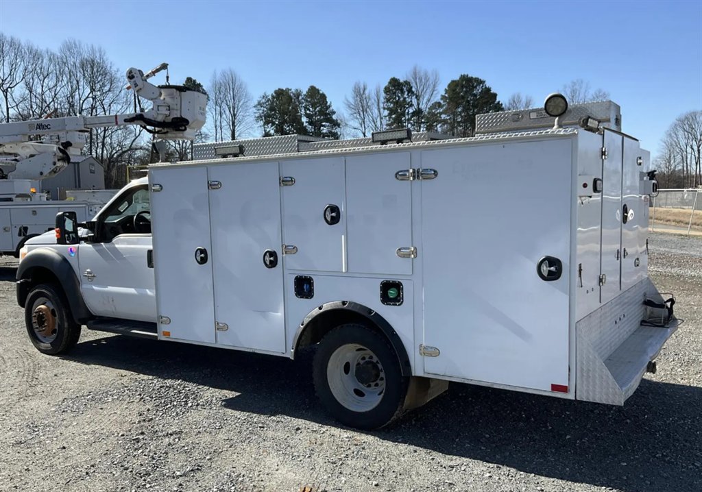 2016 Ford F-550 - $42,995