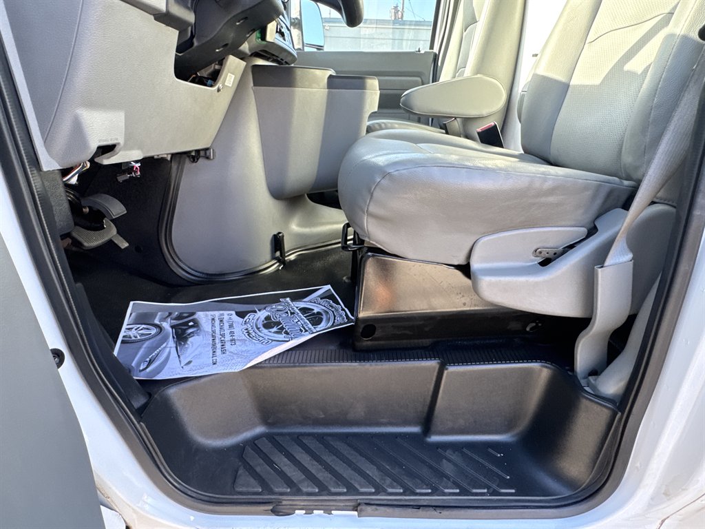 2024 Ford E350 - $26,995