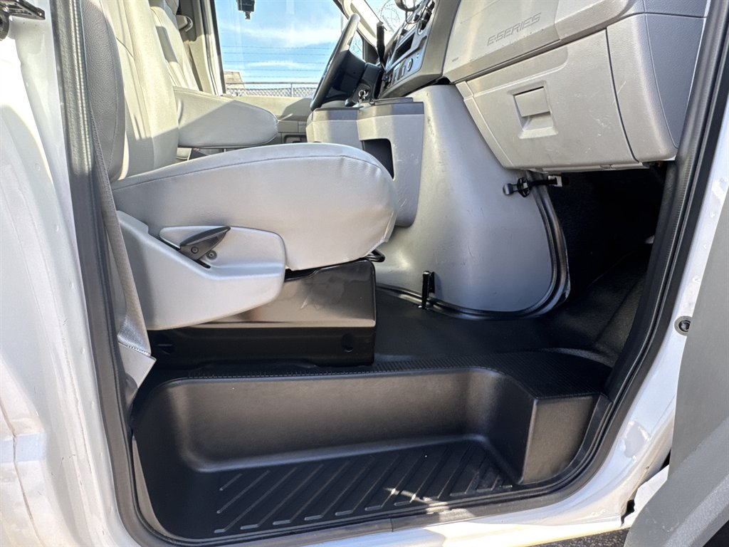 2024 Ford E350 - $26,995