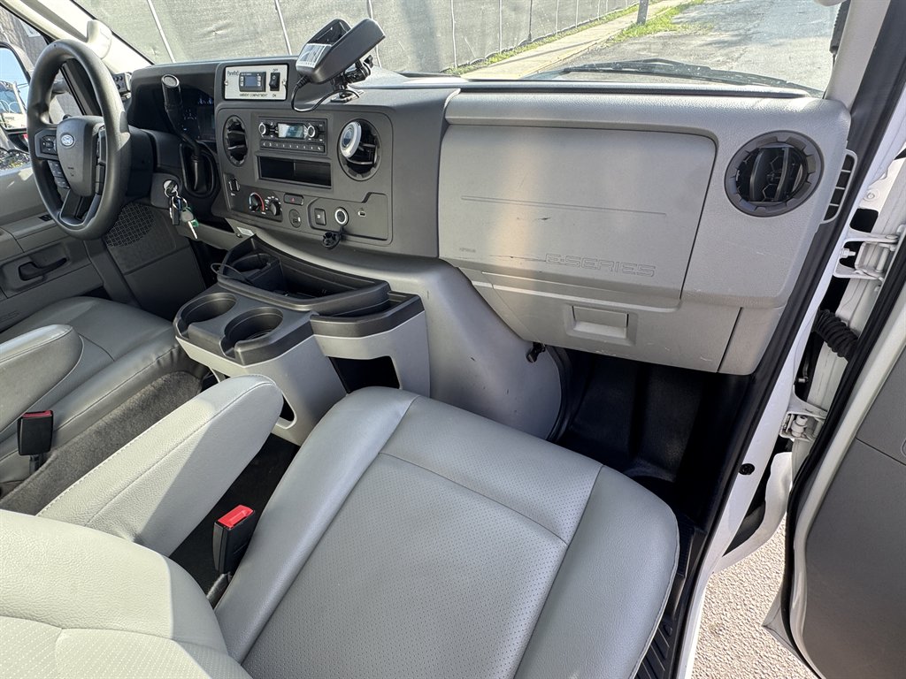 2024 Ford E350 - $26,995