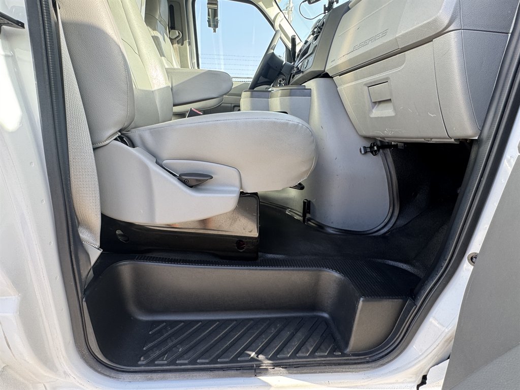 2024 Ford E350 - $26,995
