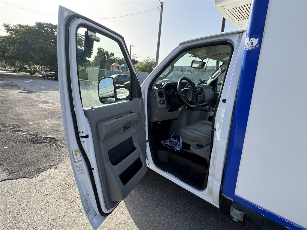 2024 Ford E350 - $26,995