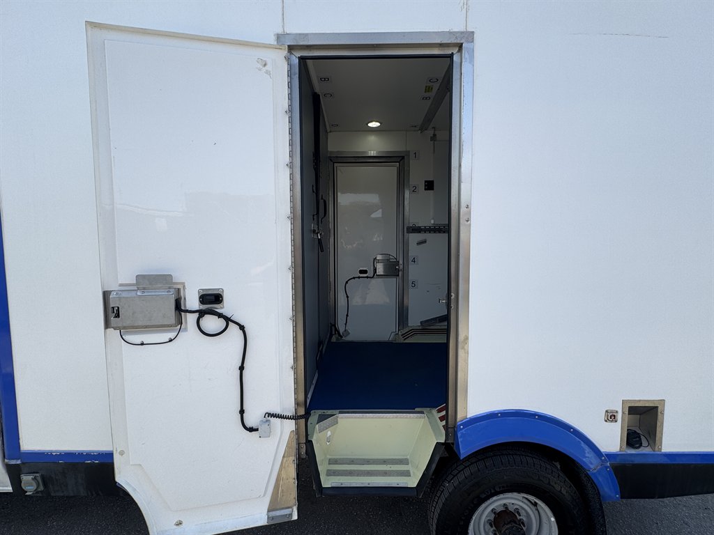2024 Ford E350 - $26,995
