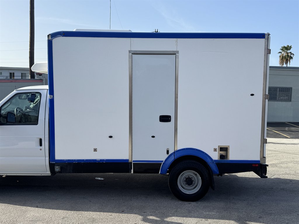 2024 Ford E350 - $26,995