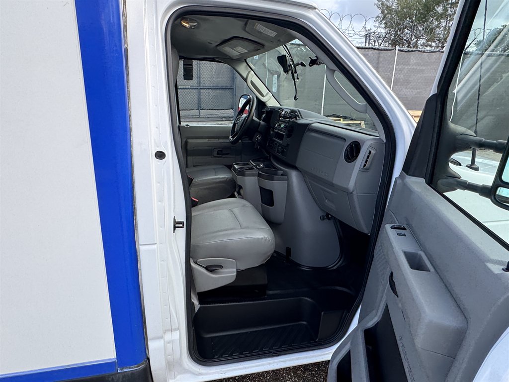 2024 Ford E350 - $25,995