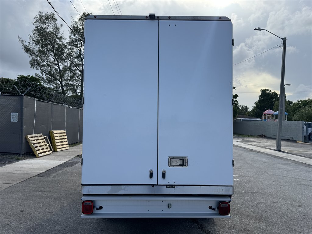 2024 Ford E350 - $25,995