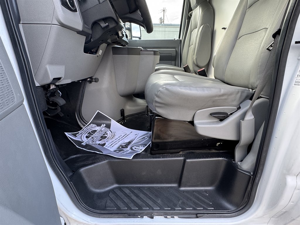 2024 Ford E350 - $25,995