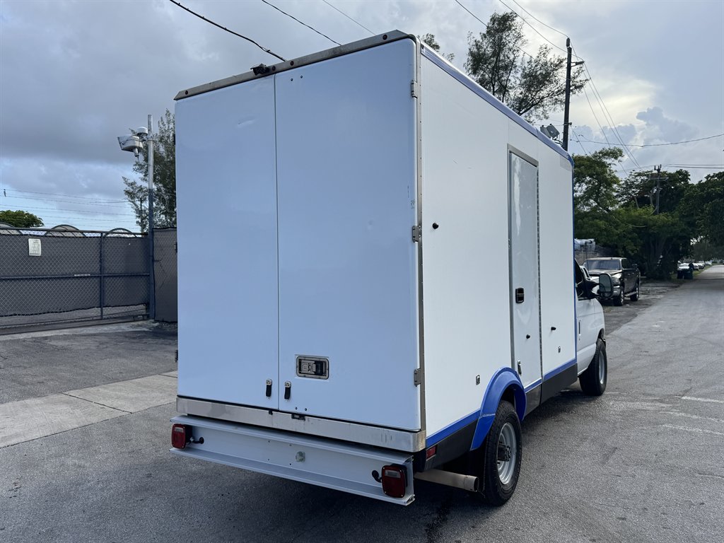 2024 Ford E350 - $25,995