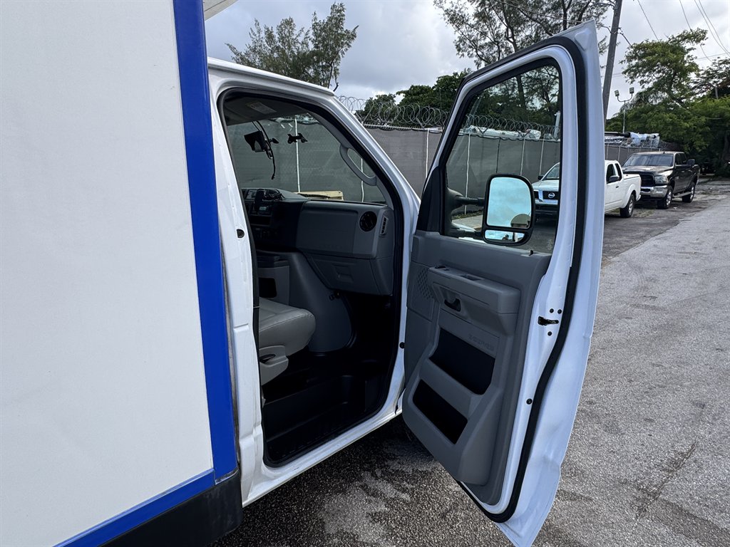 2024 Ford E350 - $25,995