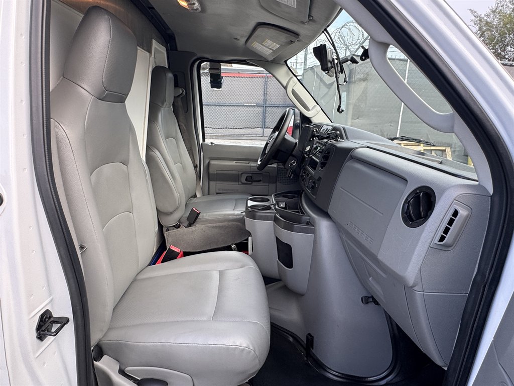 2024 Ford E350 - $25,995
