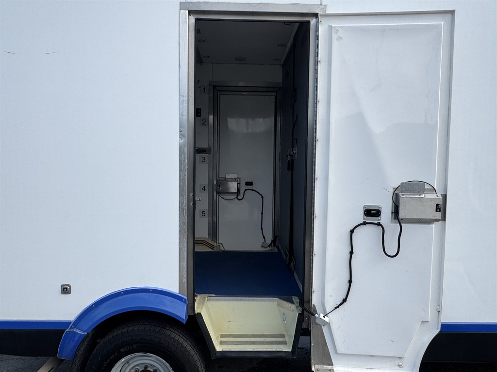 2024 Ford E350 - $25,995