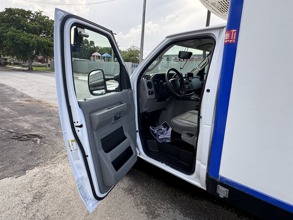 2024 Ford E350 - $25,995