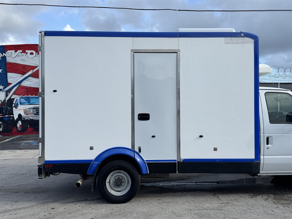 2024 Ford E350 - $25,995