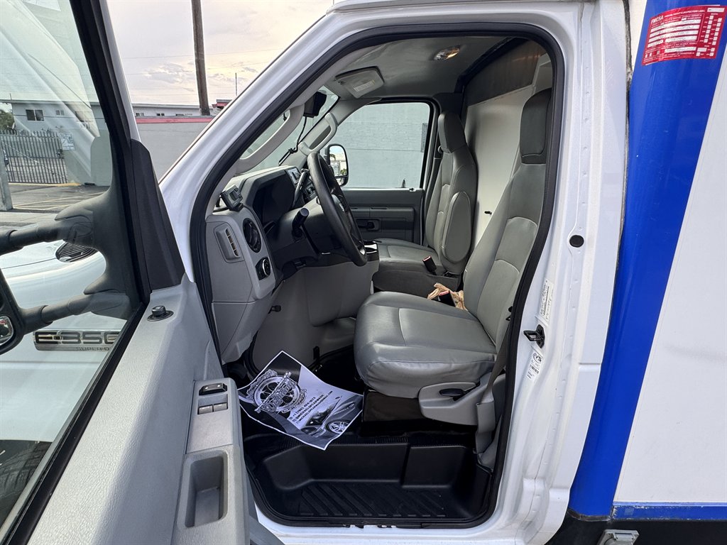 2024 Ford E350 - $25,995