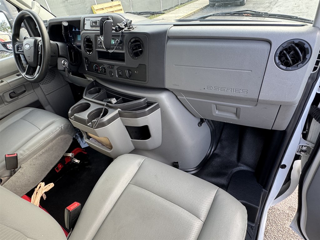 2024 Ford E350 - $25,995