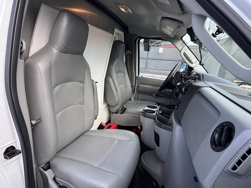 2024 Ford E350 - $25,995