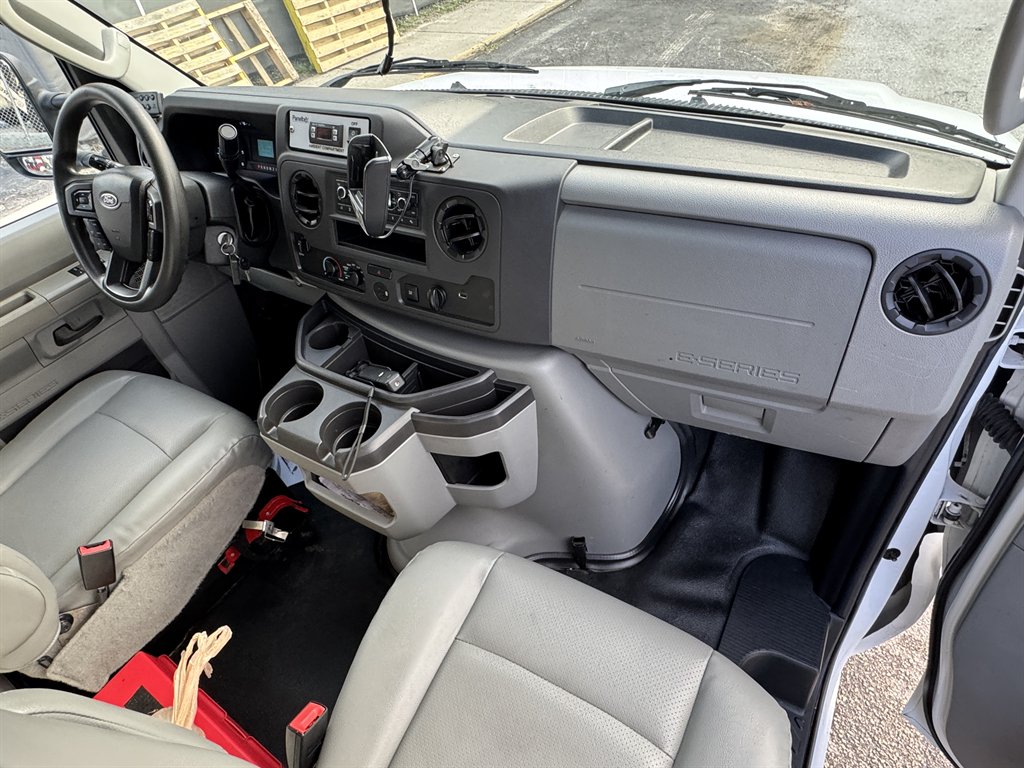 2024 Ford E350 - $25,995