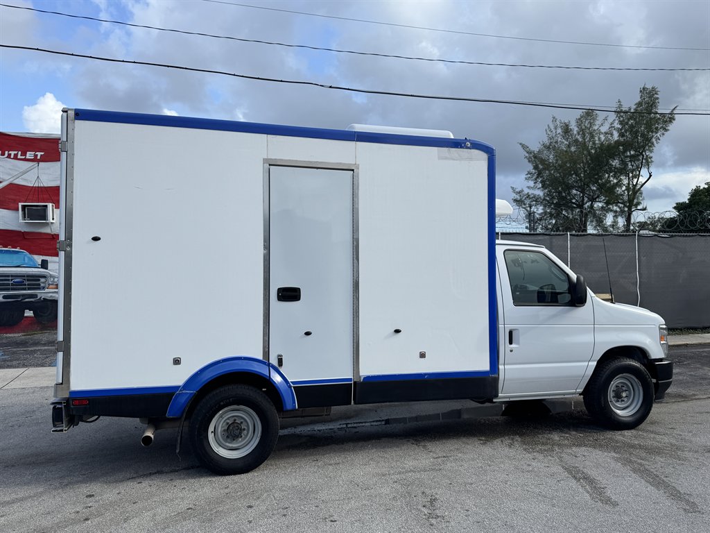 2024 Ford E350 - $25,995