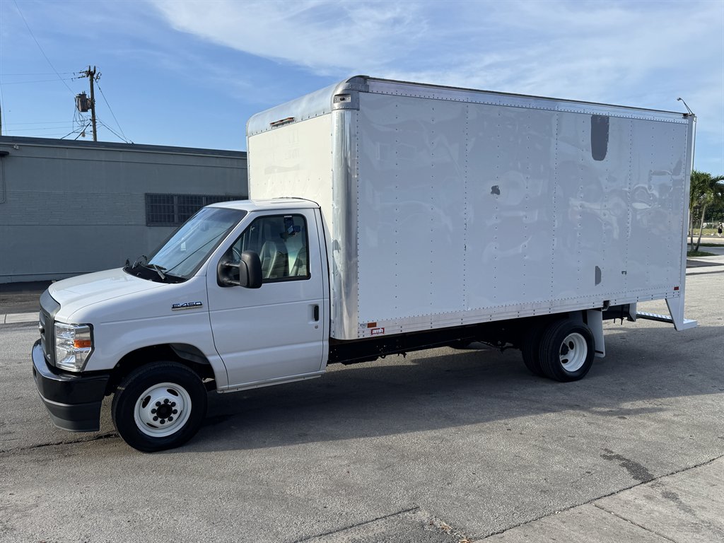 2023 Ford E-450 - $26,995