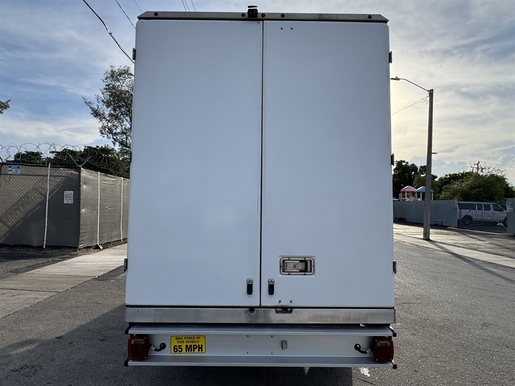 2023 Ford E-350 - $22,995