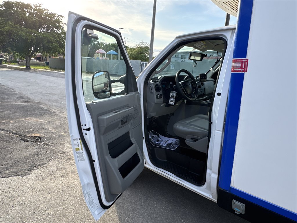 2023 Ford E-350 - $22,995