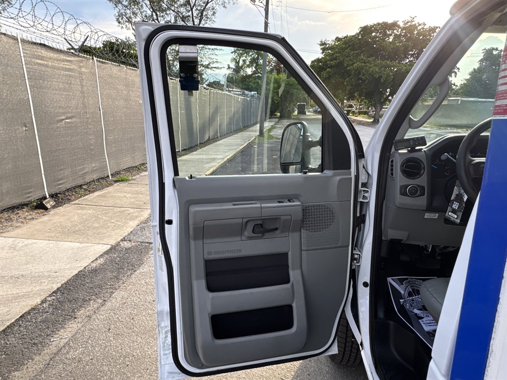 2023 Ford E-350 - $22,995