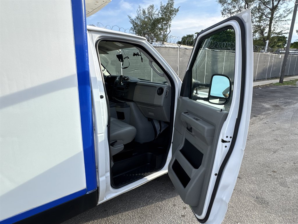 2023 Ford E-350 - $22,995