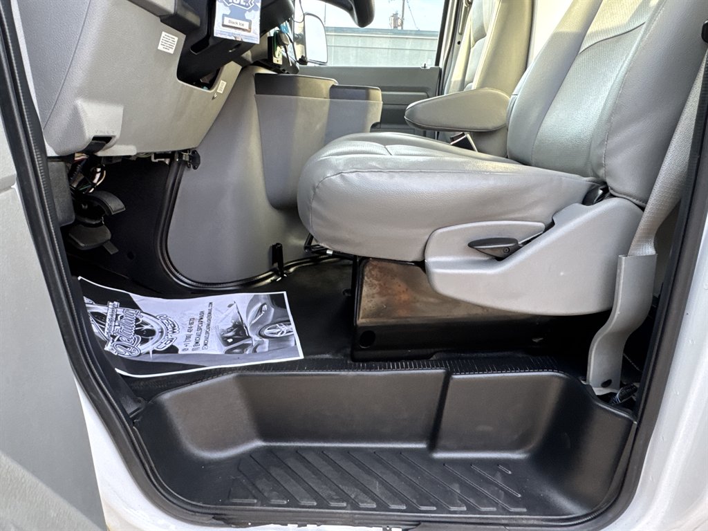 2023 Ford E-350 - $22,995