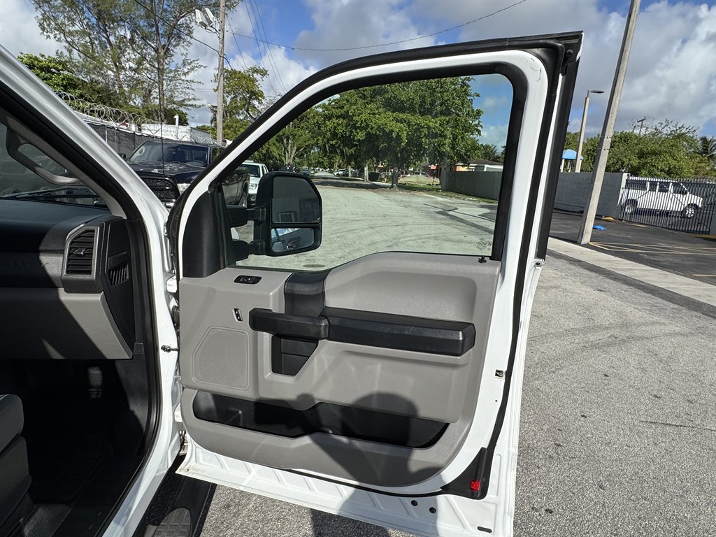 2019 Ford F250 - $22,995
