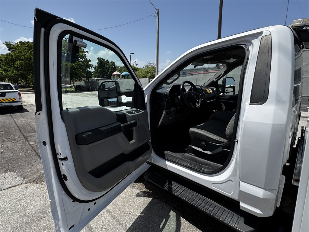 2017 Ford F-250 - $25,995