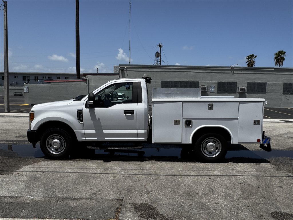 2017 Ford F-250 - $25,995